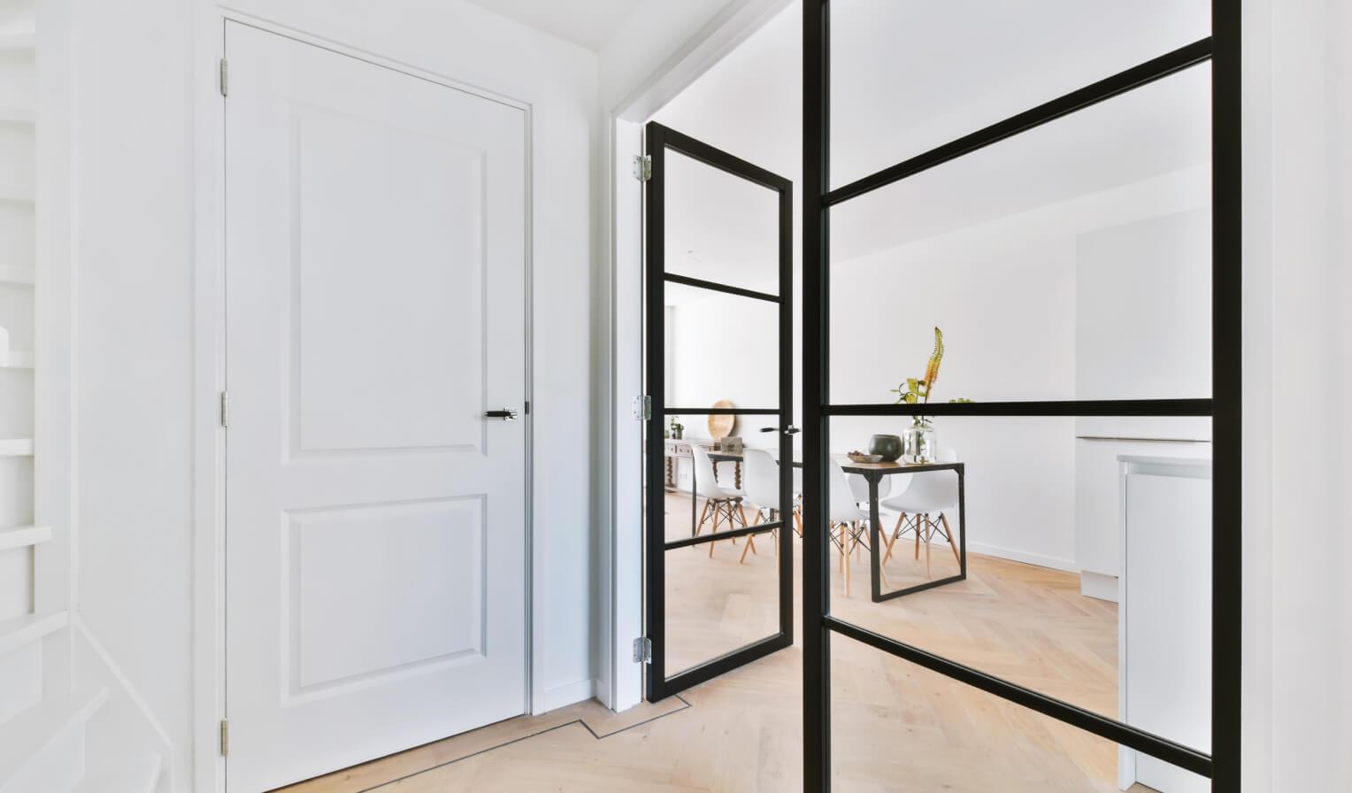 Prozkoumat dveře na míru v atypickém rozměru